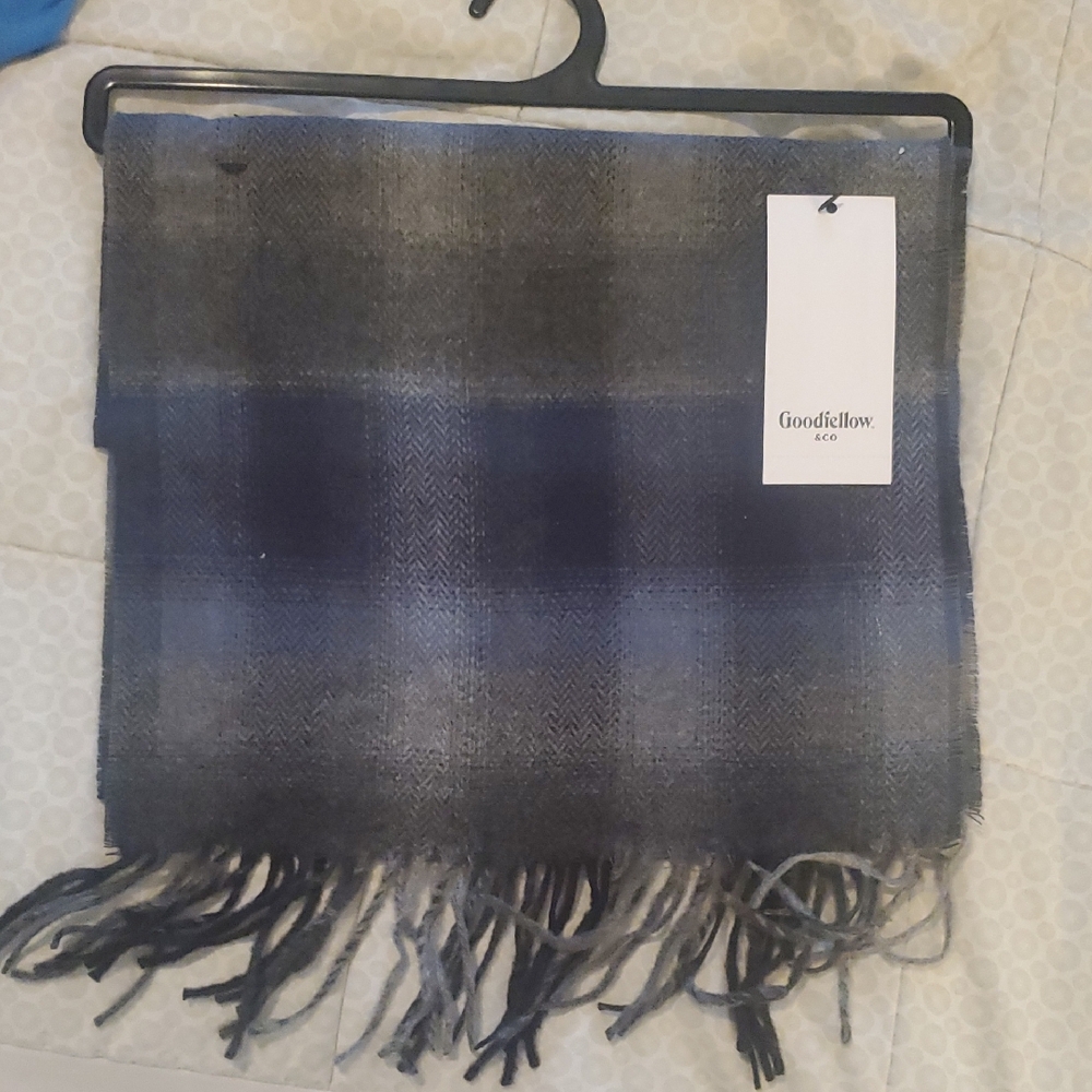 Goodfellow & Co Blue and Gray Plaid Scarf